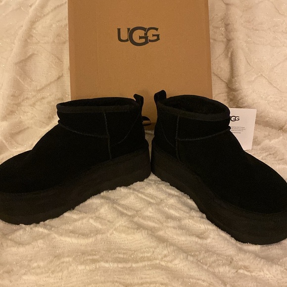 Ugg Classic Mini Platform Boots - Picture 4 of 8